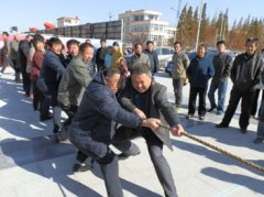 新世界广场“喜迎十八大，昌城首届群众拔河比